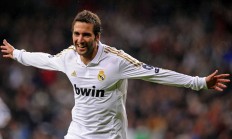 开云体育官网-鹈鹕展翅斩落掘金，乔治攻防转换铸就核心胜利