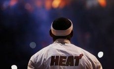 开云在线赛事平台-浓眉擎天破绿军，火箭升空映证时代更迭