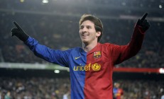 开云体育视频直播-赛道与球场，武切维奇在F1揭幕战接管比赛，映照山西队爆冷火箭的启示