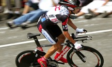 开云平台-伊布魔翼展翅，巴西逆转那不勒斯谱写绿茵传奇