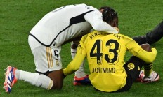 开云下载-包含阿森纳惨遭多特蒙德逆转，欧冠希望渺茫的词条