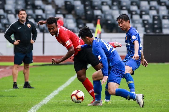 关于深圳佳兆业备战大战江苏苏宁，球员训练紧凑的信息