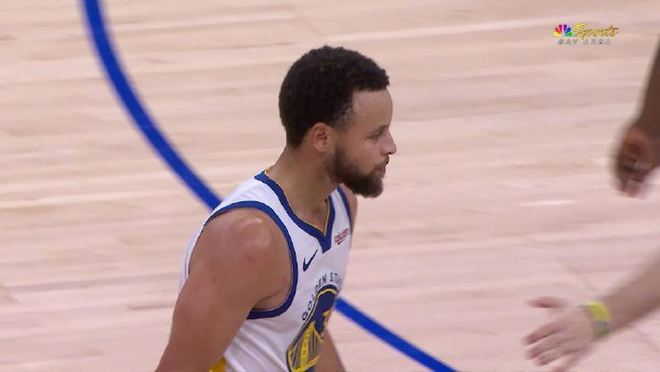 尼斯主场逆转胜利，取得关键三分的简单介绍