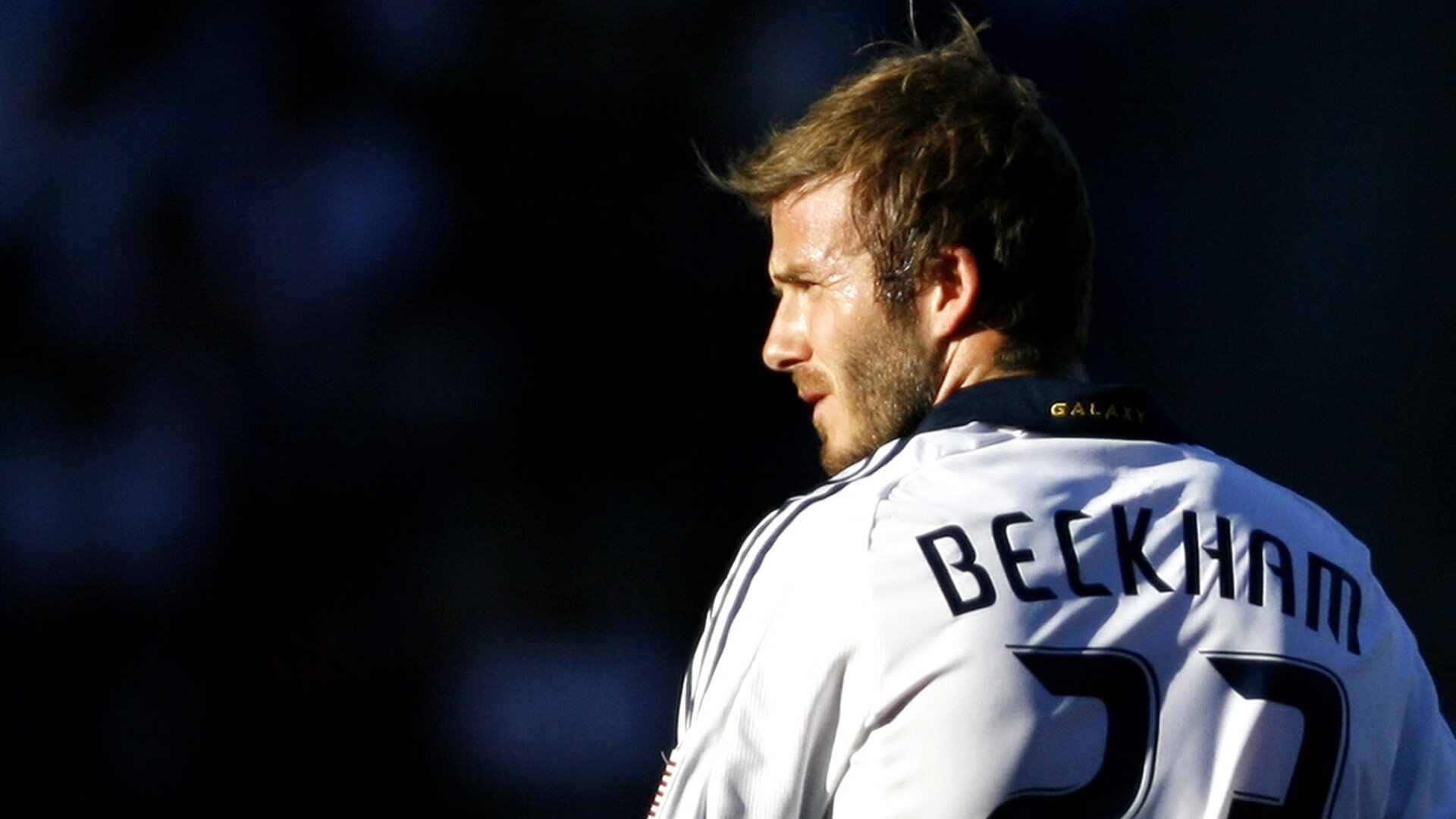 当那不勒斯的蓝遇见星月之刃，莱万一剑封喉的战术诗篇