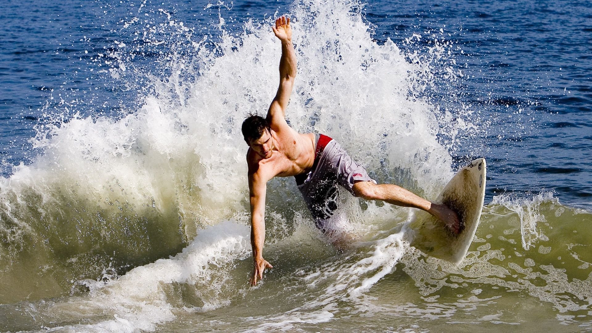 秘鲁打穿哥斯达黎加，当足球地理的隐喻照进凯恩的欧冠决赛之夜